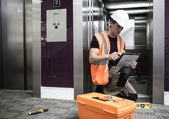 foto noticia Los cinco retos a los que se enfrentan las compañías de mantenimiento según Panasonic Toughbook: DIGITALIZACIÓN, SOSTENIBILIDAD, NUEVOS MODELOS DE NEGOCIO, INTELIGENCIA ARTIFICIAL Y ALIANZAS ESTRATÉGICAS.